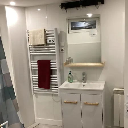 Maison Charmante A Saint-romain, Animaux Acceptes. בית נופש