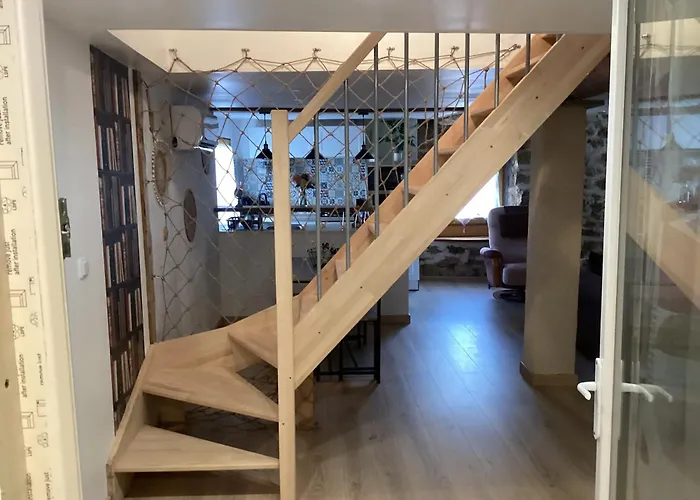 Holiday home Maison Charmante A Saint-romain, Animaux Acceptes. Saint-Romain (Puy-de-Dome)